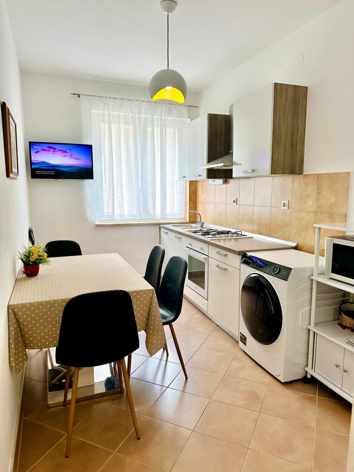 Spacious Family Apartment Near The Beach Makarska Extérieur photo